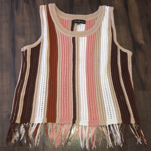 Almost Famous Womens Striped Fringe Sleeveless Top - Picture 5 of 6